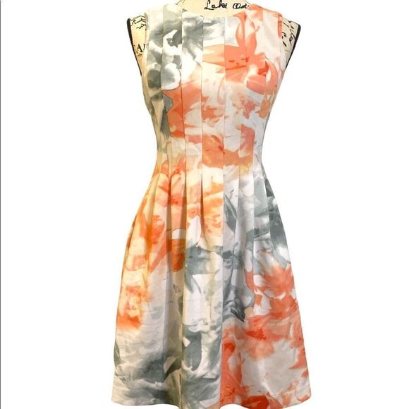 Vince Camuto Fit and Flare Floral Scuba Dress - Size 4 - Picture 2 of 6